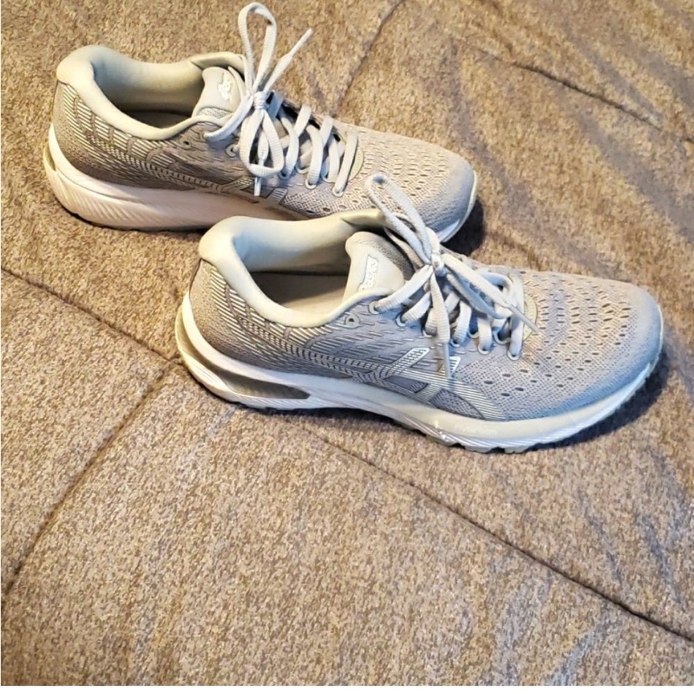 ASICS Flytefoam